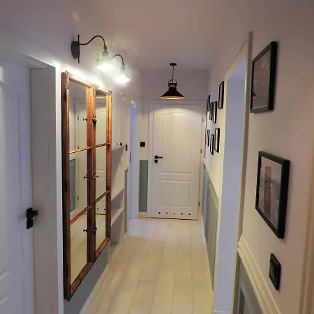 Apartament Na Dworcu Jedlina-Zdroj Exterior foto