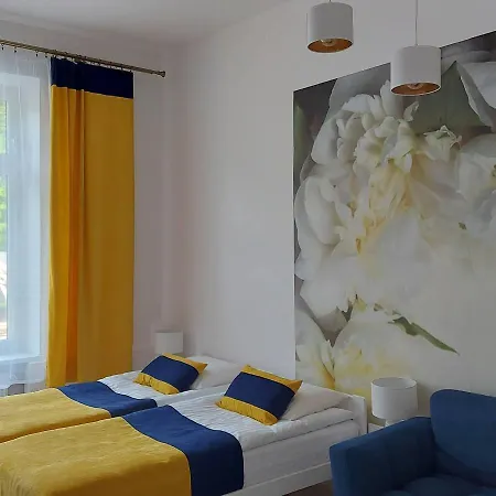 Apartament Na Dworcu Jedlina-Zdroj Exterior foto