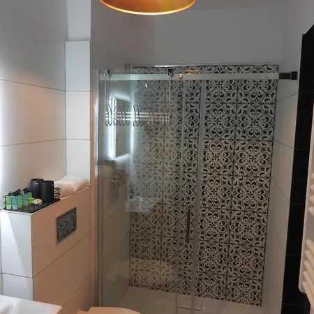Apartament Na Dworcu Jedlina-Zdroj Exterior foto
