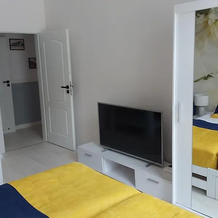 Apartament Na Dworcu Jedlina-Zdroj Exterior foto